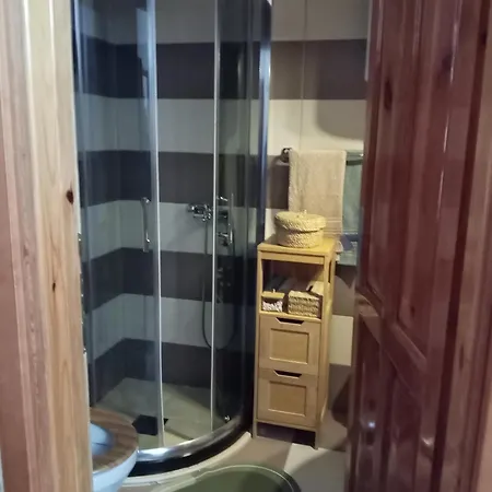 Simic Tara אכסניה *