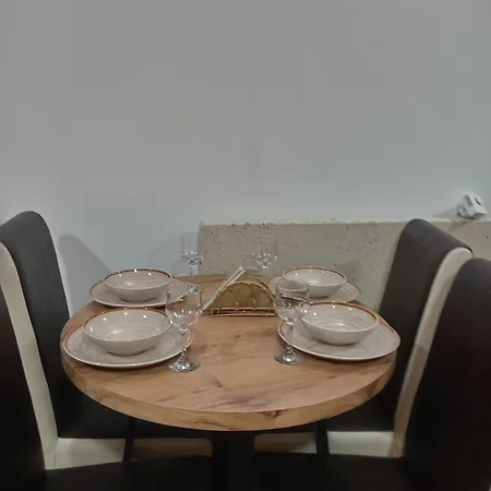 Orman Evi Simic Tara